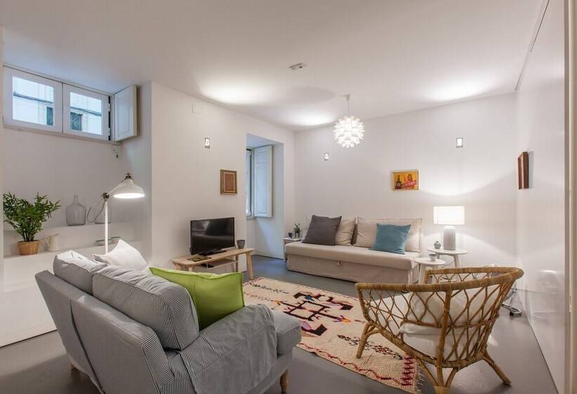 Renovated Apart With Private Courtyard, By Timecooler