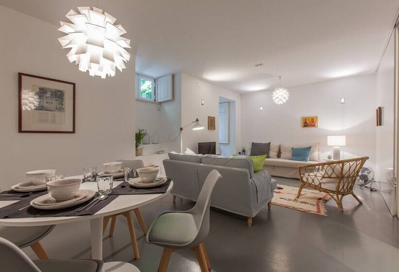 Renovated Apart With Private Courtyard, By Timecooler