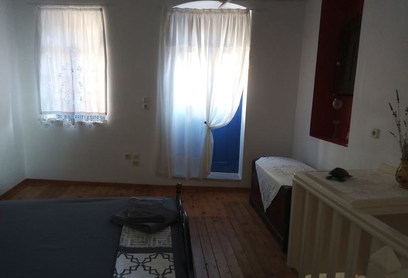 Traditional Sea View House In Nisyros