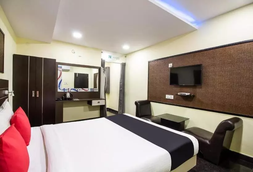 ホテル Capital O 28650 Nikhil Regency