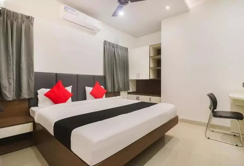 ホテル Capital O 28650 Nikhil Regency