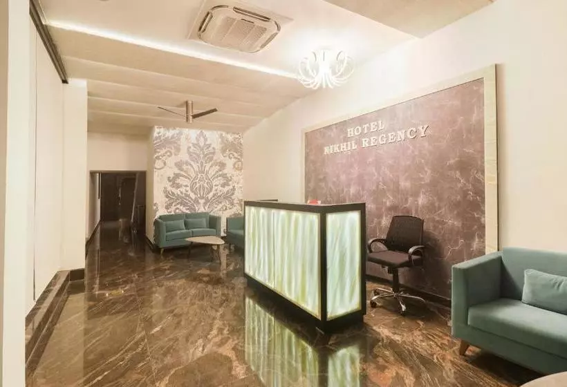 ホテル Capital O 28650 Nikhil Regency