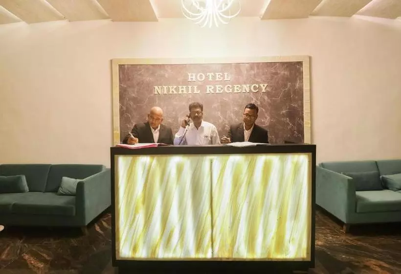 ホテル Capital O 28650 Nikhil Regency