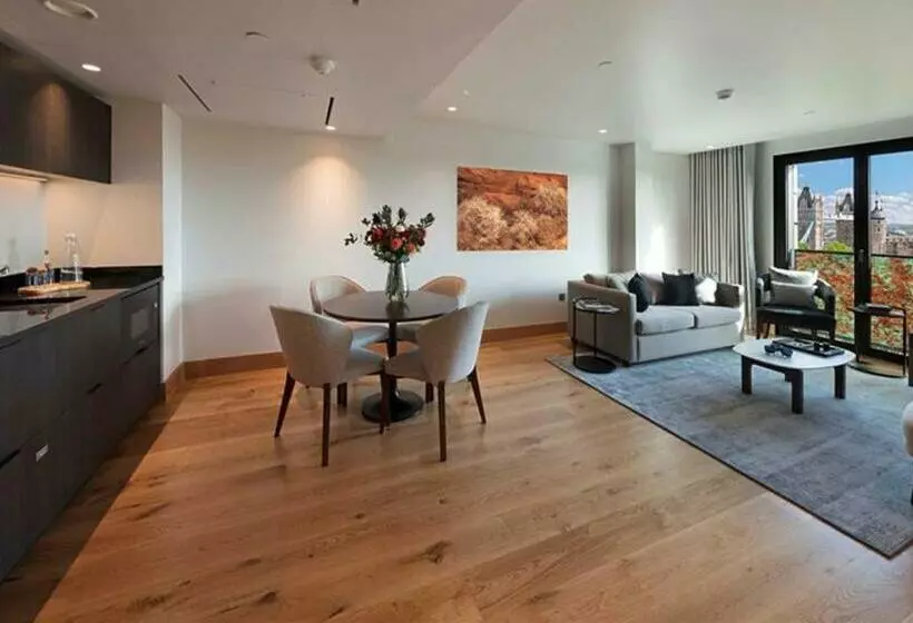 ホテル Tower Suites By Blue Orchid