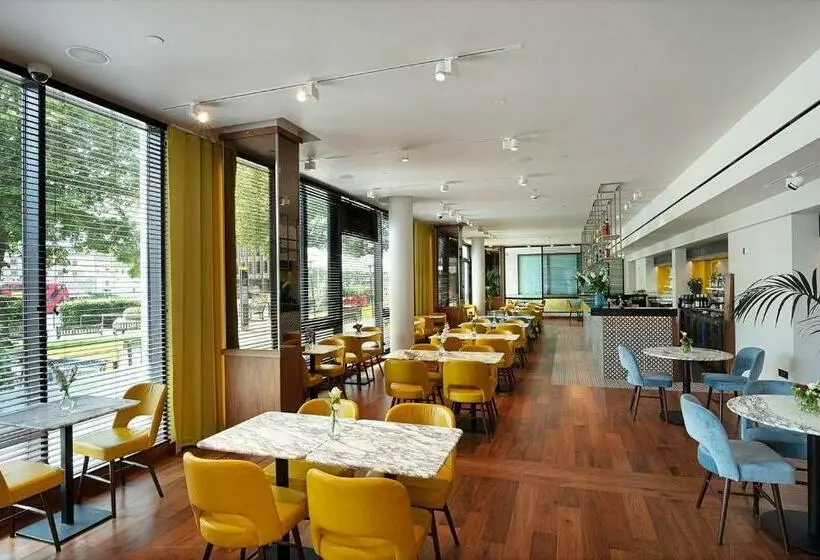 ホテル Tower Suites By Blue Orchid