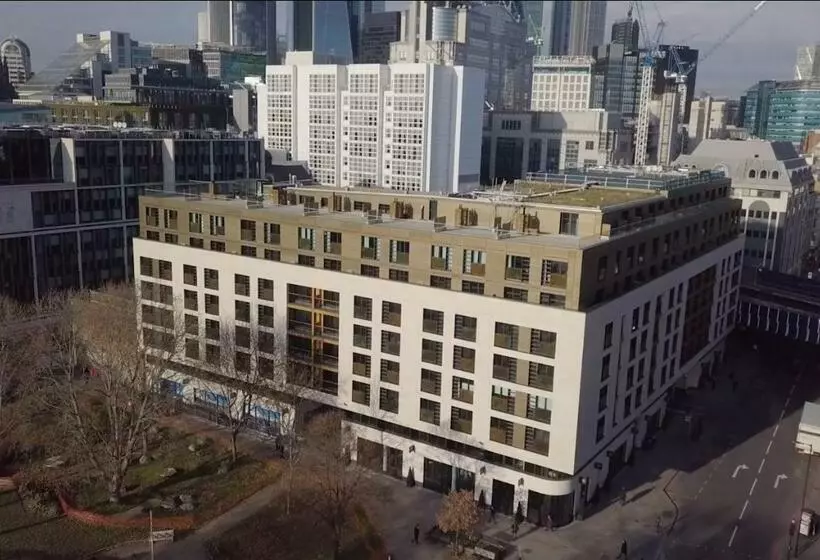 ホテル Tower Suites By Blue Orchid