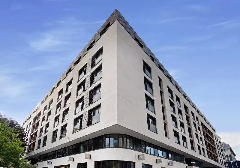 ホテル Tower Suites By Blue Orchid