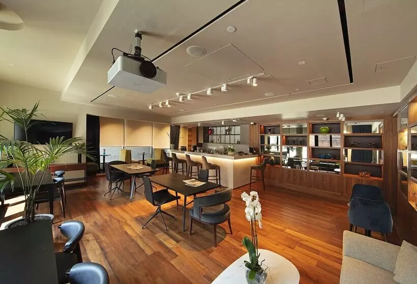 ホテル Tower Suites By Blue Orchid