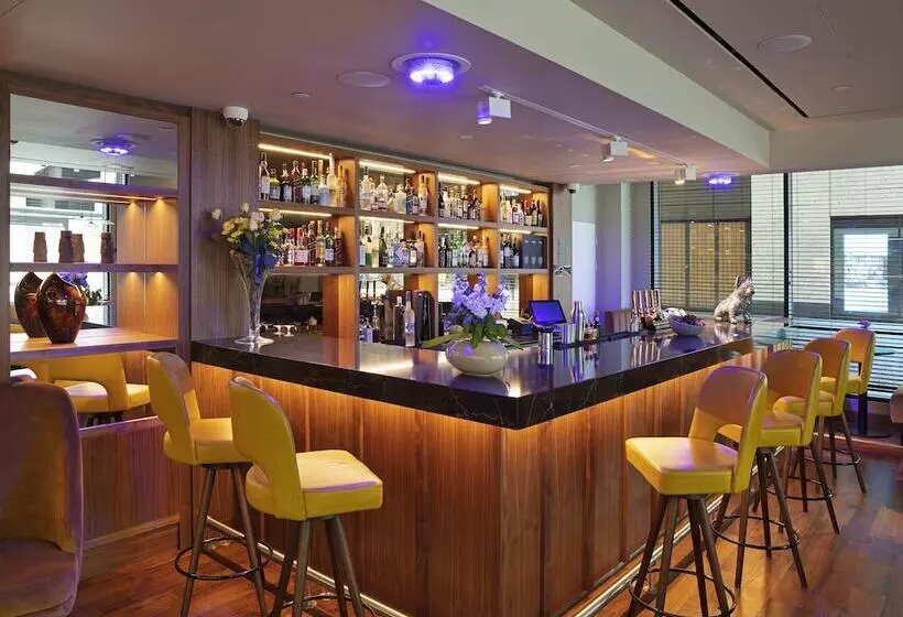 ホテル Tower Suites By Blue Orchid