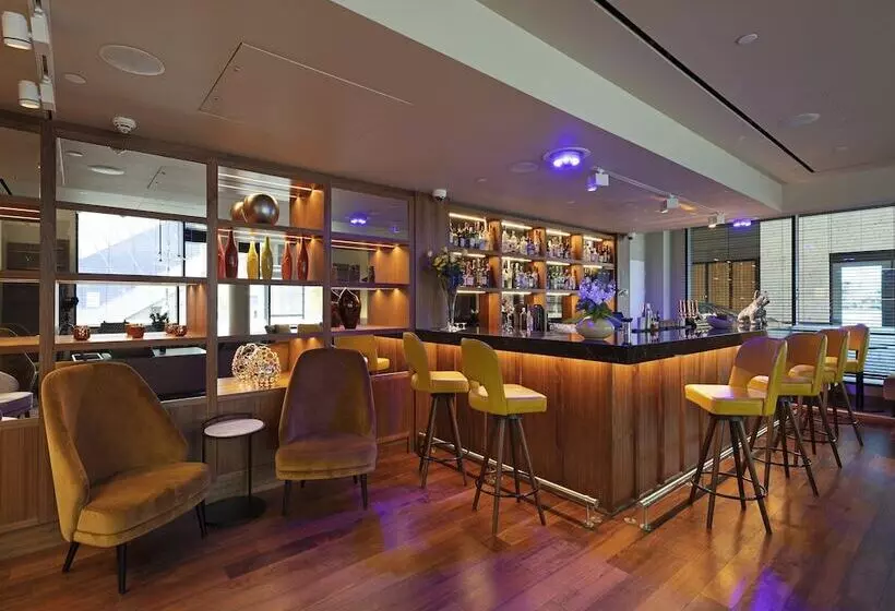 ホテル Tower Suites By Blue Orchid