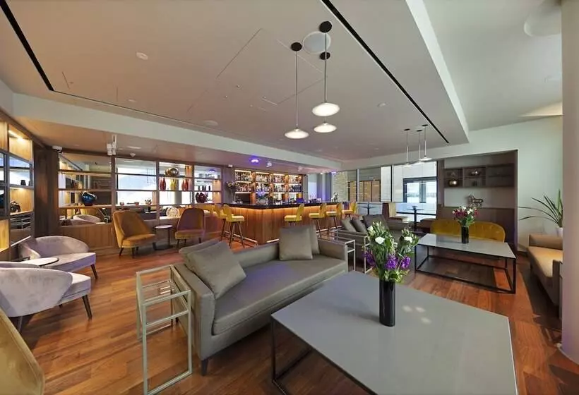 ホテル Tower Suites By Blue Orchid