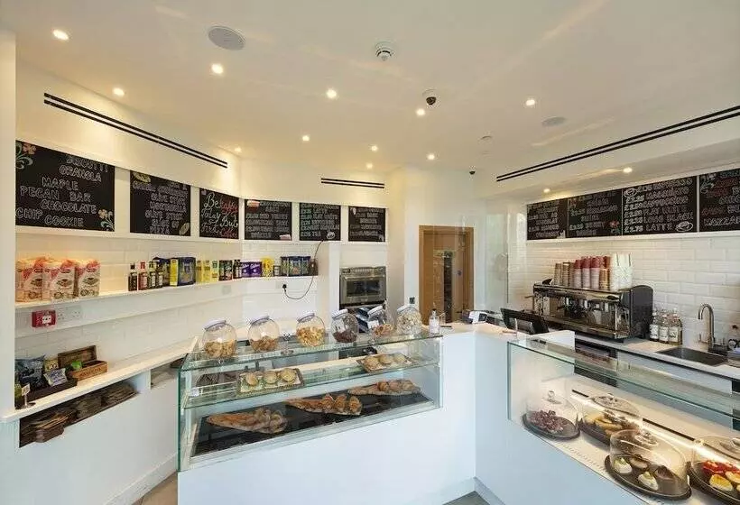 ホテル Tower Suites By Blue Orchid