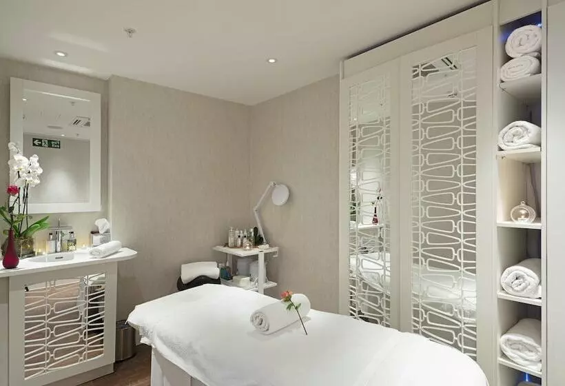 ホテル Tower Suites By Blue Orchid