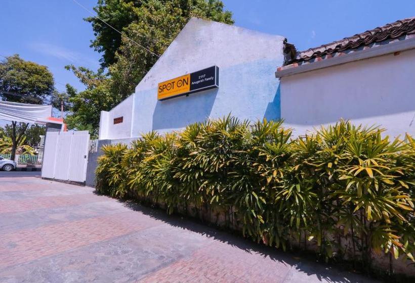 Hotel Spot On 2117 Anugerah Family Residence