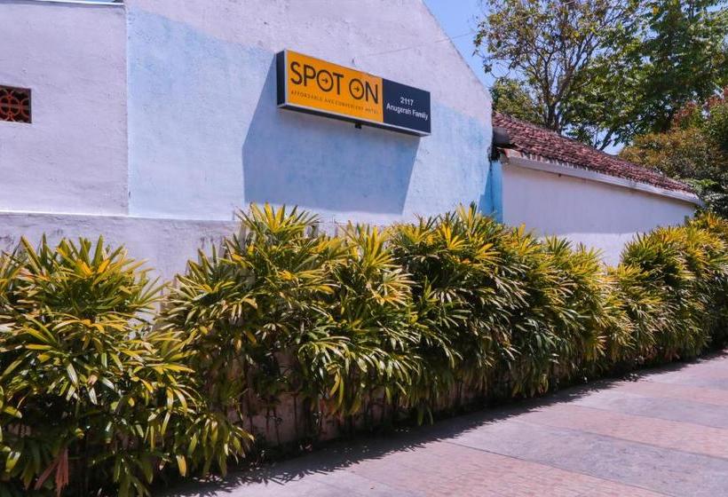 Hotel Spot On 2117 Anugerah Family Residence