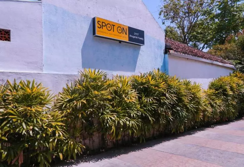 ホテル Spot On 2117 Anugerah Family Residence