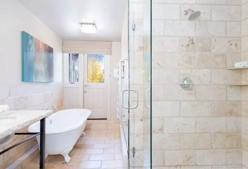 בית מלון כפרי Columbia