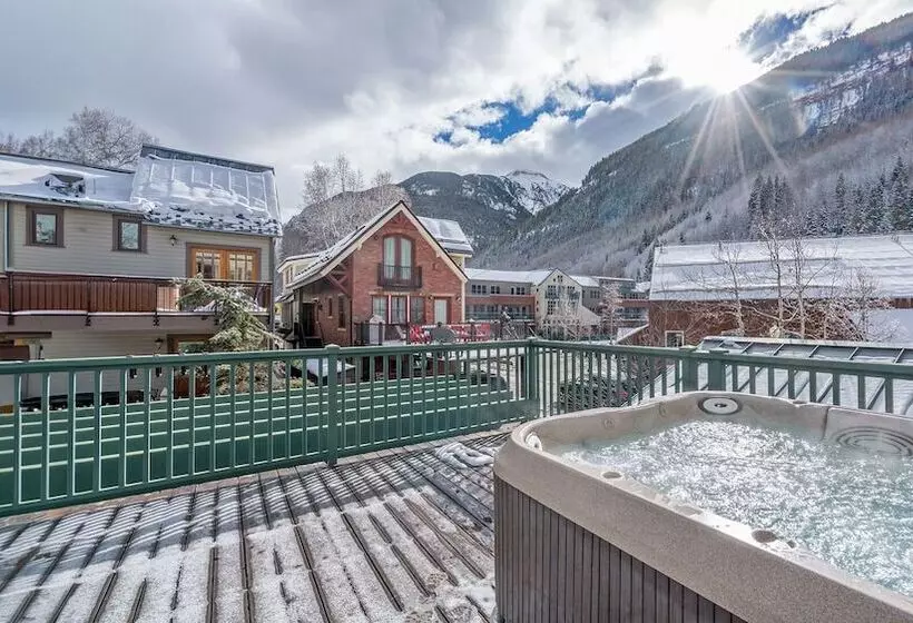 בית מלון כפרי Columbia