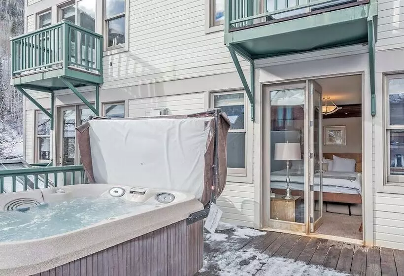 בית מלון כפרי Columbia