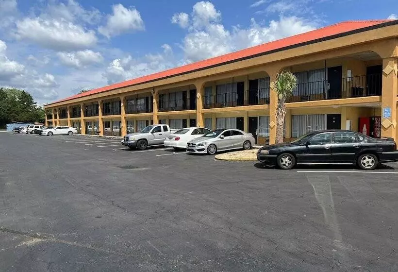 Отель Country Hearth Inn & Suites Cartersville