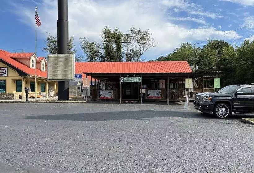 Отель Country Hearth Inn & Suites Cartersville