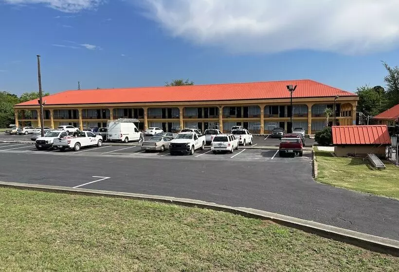 Отель Country Hearth Inn & Suites Cartersville