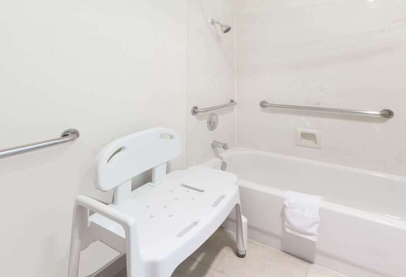 호텔 Howard Johnson By Wyndham Roseburg