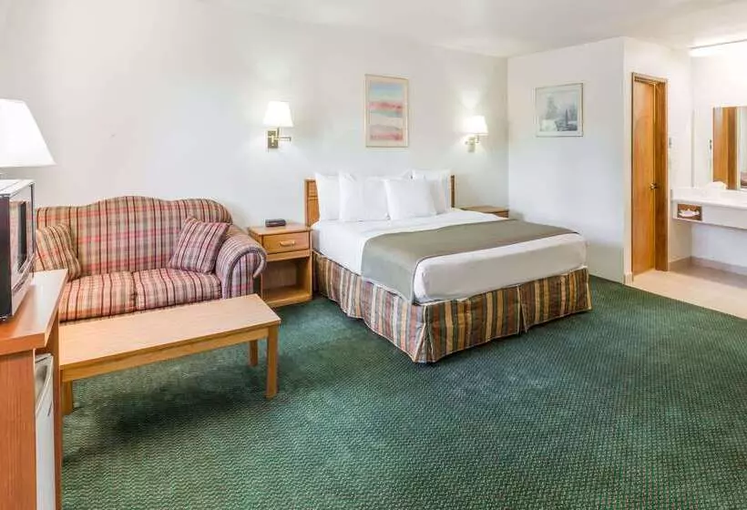 فندق Howard Johnson By Wyndham Roseburg