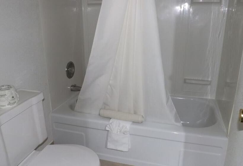 호텔 Howard Johnson By Wyndham Roseburg