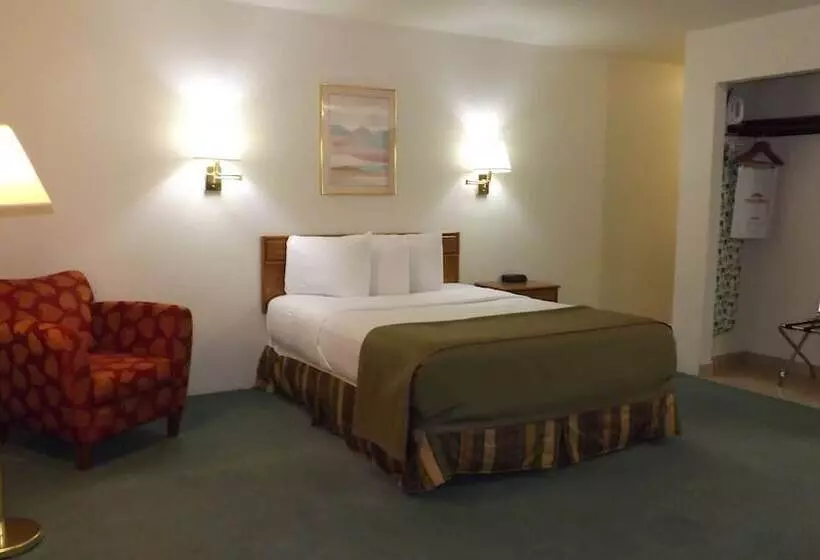 فندق Howard Johnson By Wyndham Roseburg