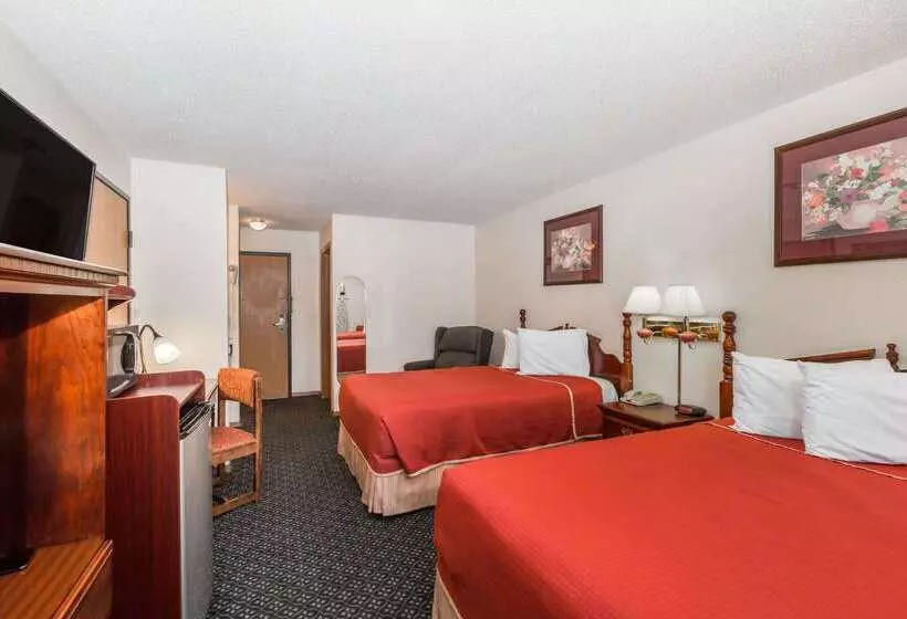 Отель Howard Johnson By Wyndham Wichita Airport