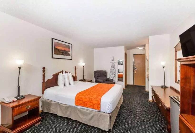 Отель Howard Johnson By Wyndham Wichita Airport