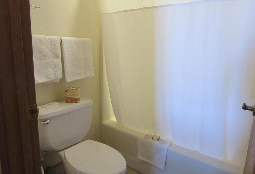 فندق Howard Johnson By Wyndham Wichita Airport