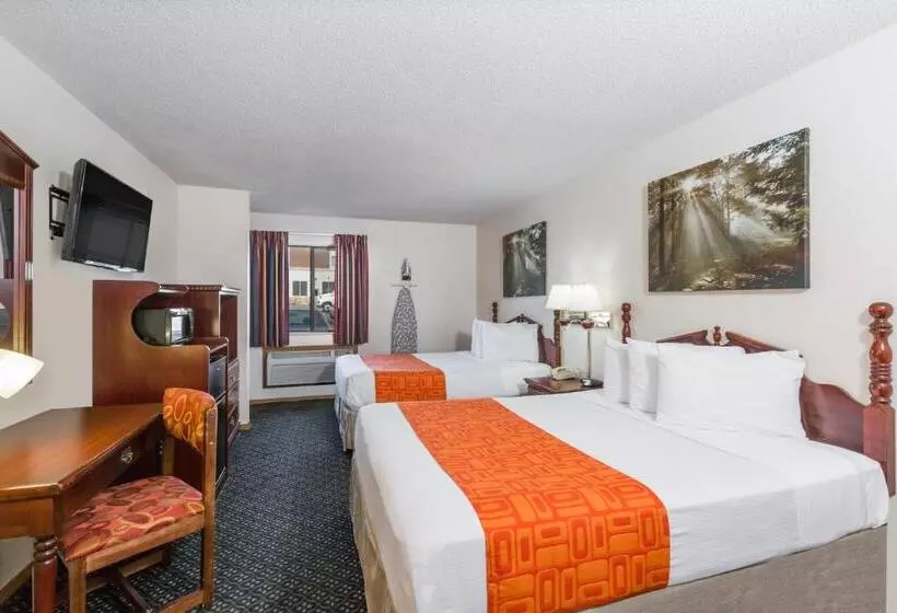 Отель Howard Johnson By Wyndham Wichita Airport