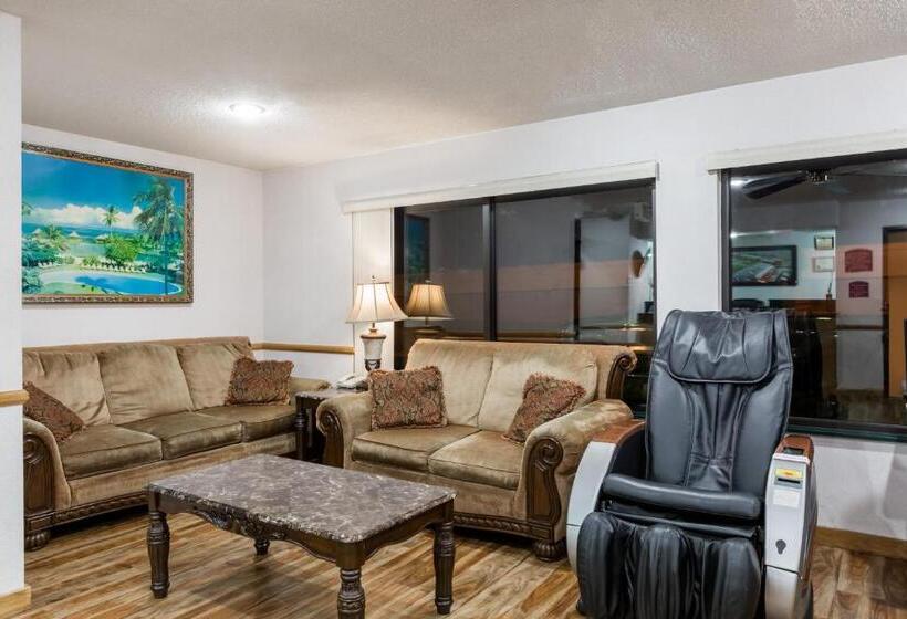 فندق Howard Johnson By Wyndham Wichita Airport