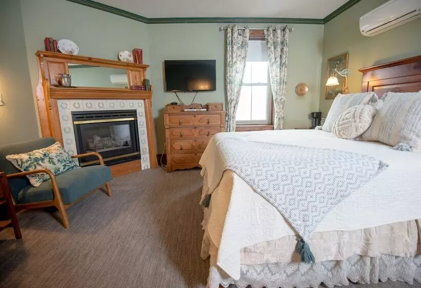 هتل Inn At Cedar Crossing