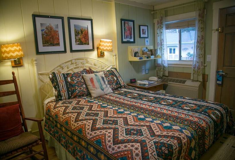 فندق على الطريق Outside Inn