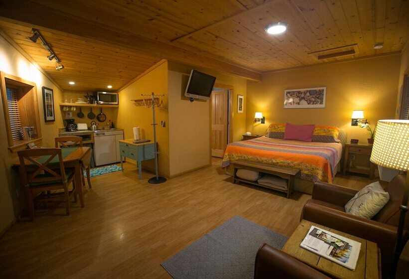 فندق على الطريق Outside Inn