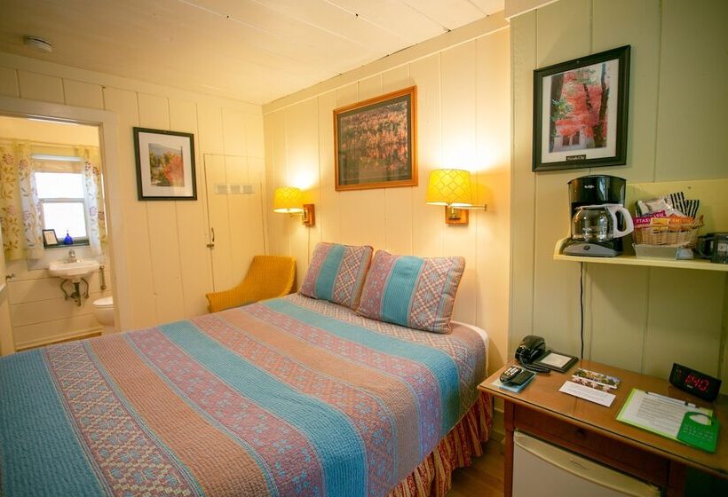 فندق على الطريق Outside Inn