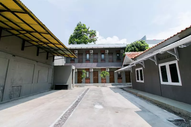 Hotelli Capital O 1898 Louise Place