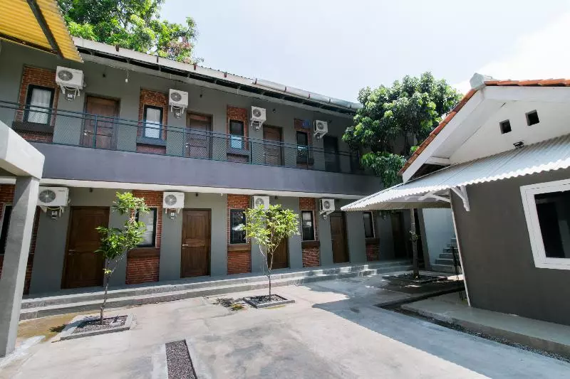 Hotelli Capital O 1898 Louise Place