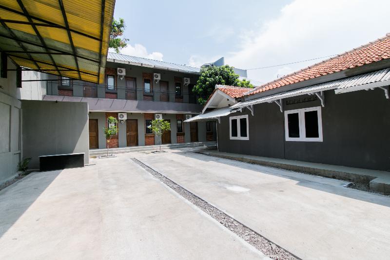 בית מלון כפרי Capital O 1898 Louise Place