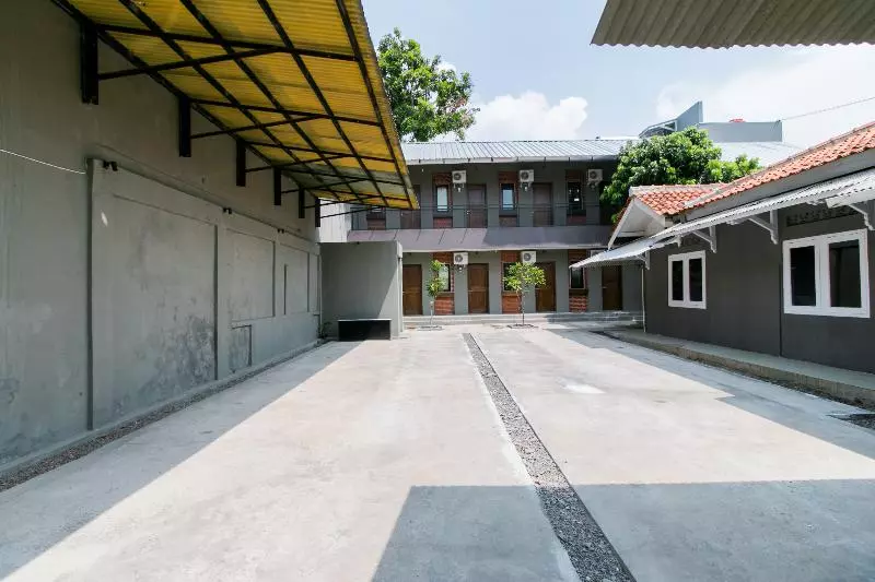 Hotelli Capital O 1898 Louise Place