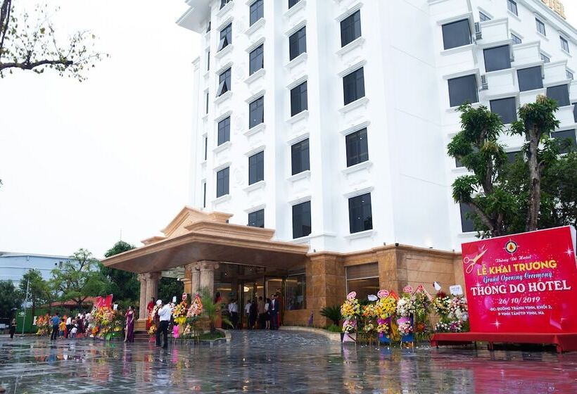 Hotel Thông đỏ