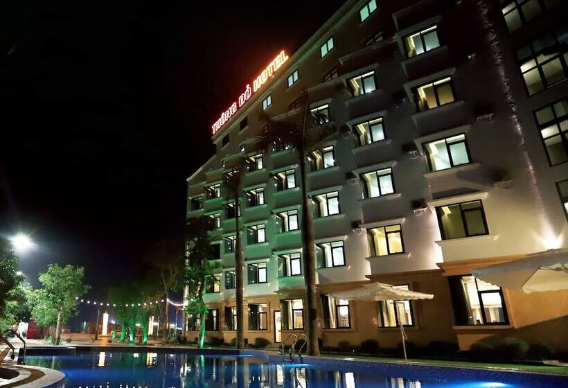 Hotel Thông đỏ