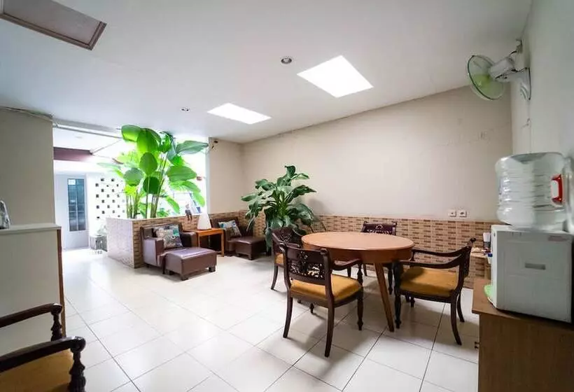 ペンション Koolkost Near Btc Fashion Mall 2