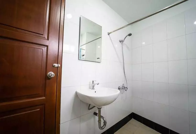 ペンション Koolkost Near Btc Fashion Mall 2