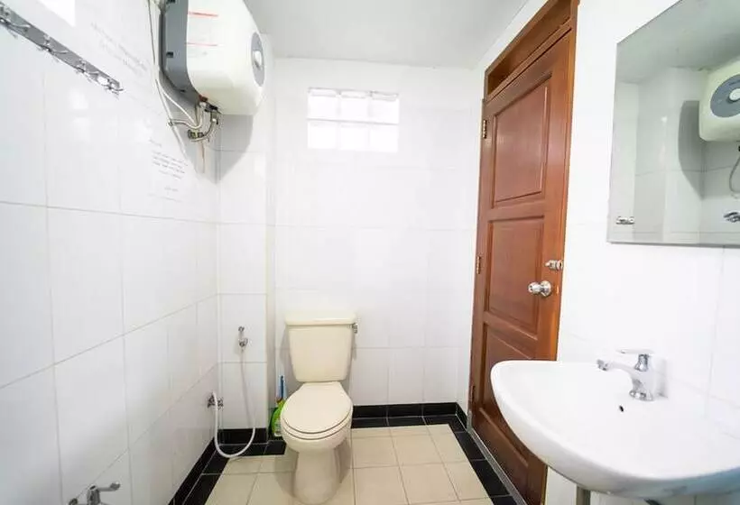 ペンション Koolkost Near Btc Fashion Mall 2