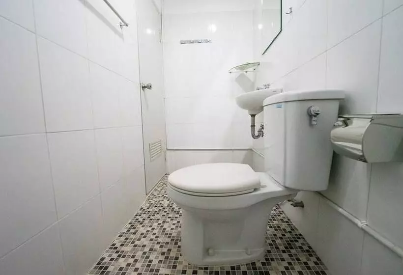 ペンション Koolkost Near Btc Fashion Mall 2