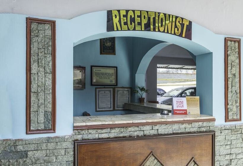 Spot On 1970 Hotel Priangan